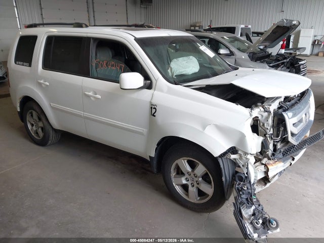 Salvage Honda Pilot Image