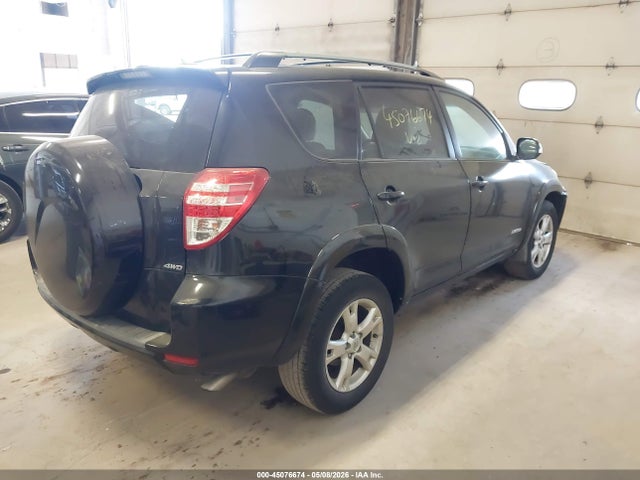 Toyota RAV4 Limited V6