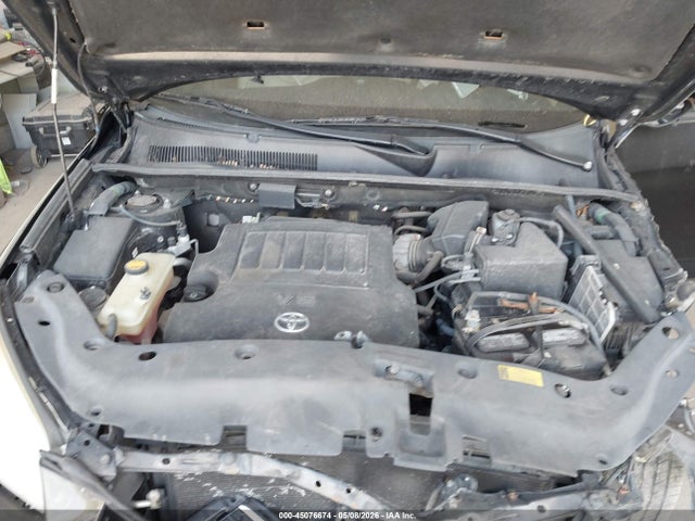 Toyota RAV4 Limited V6