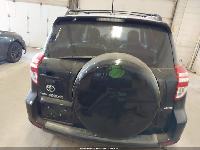 Toyota RAV4 Limited V6