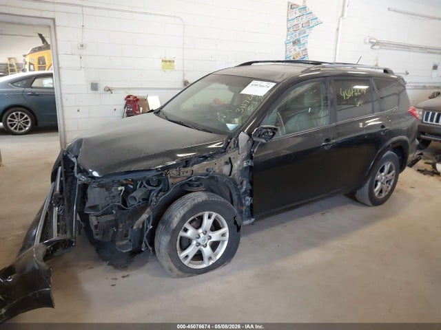 Toyota RAV4 Limited V6