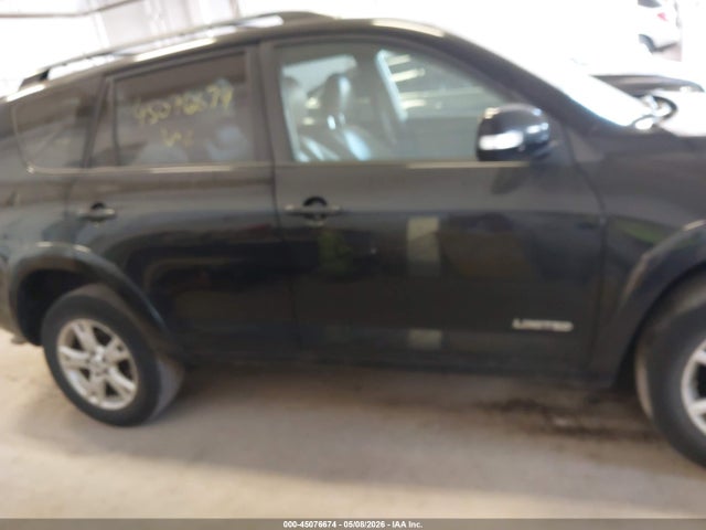 Toyota RAV4 Limited V6