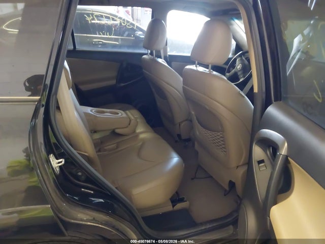 Toyota RAV4 Limited V6