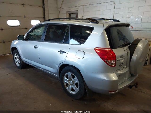 Toyota RAV4 Base V6
