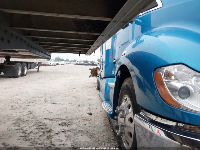 Salvage Kenworth T680 Image