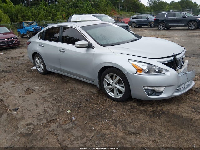 Salvage Nissan Altima Image