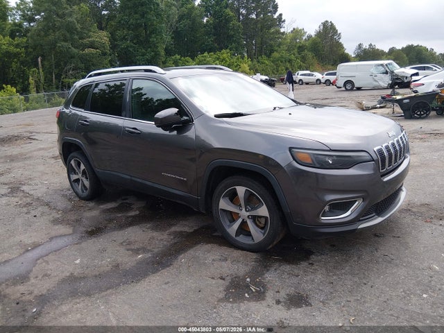 Salvage Jeep Cherokee Image