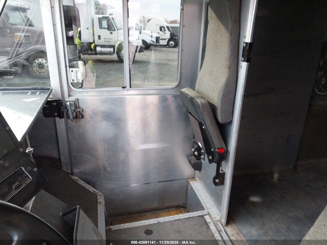 Ford Econoline E450 Super Duty Commercial Stripped Chassis