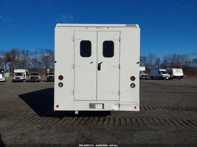 Ford Econoline E450 Super Duty Commercial Stripped Chassis