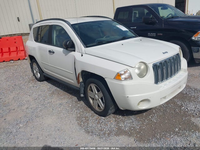 Salvage Jeep Compass Image