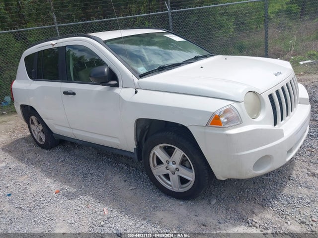 Salvage Jeep Compass Image