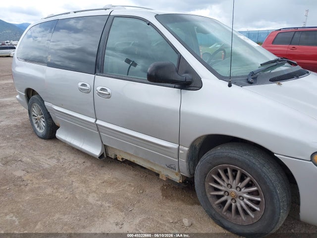 Chrysler Town & Country Limited