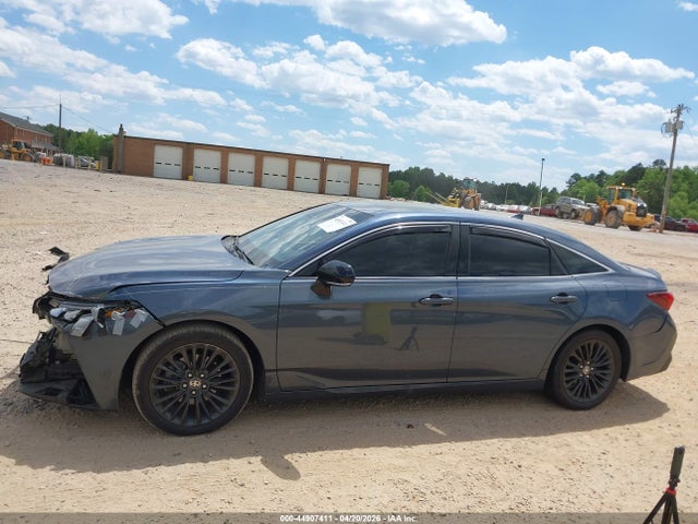 Toyota Avalon Xse