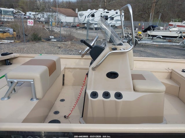 G3 Bay 17 Boat