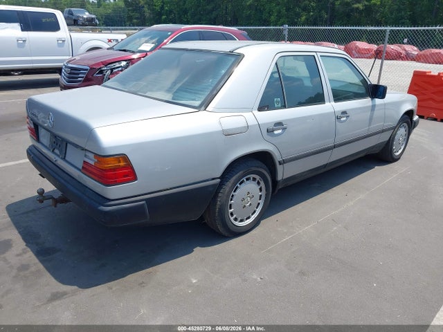 Mercedes-Benz 300 E