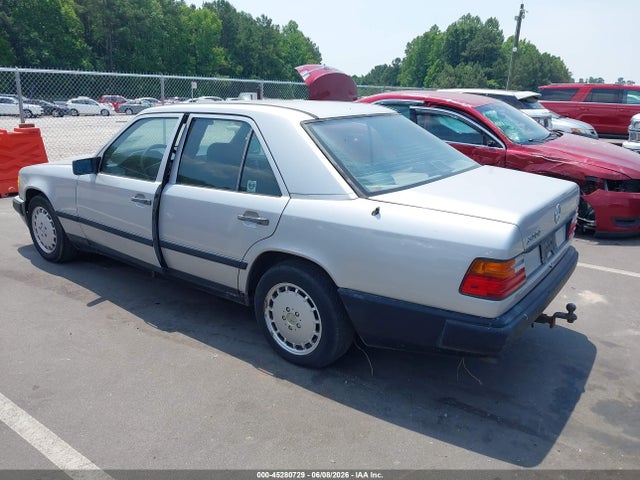 Mercedes-Benz 300 E