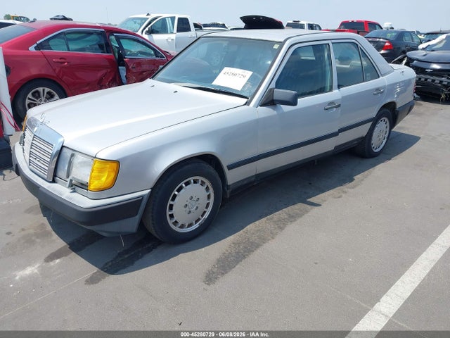 Mercedes-Benz 300 E