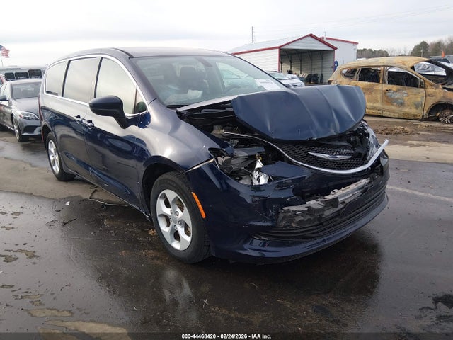 Salvage Chrysler Pacifica Image