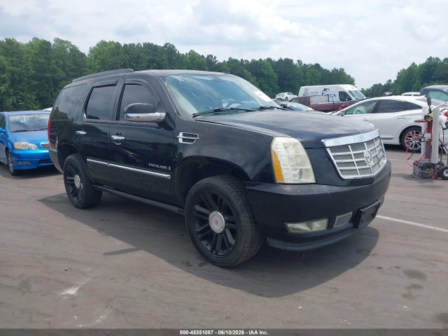 Salvage Cadillac Escalade Image