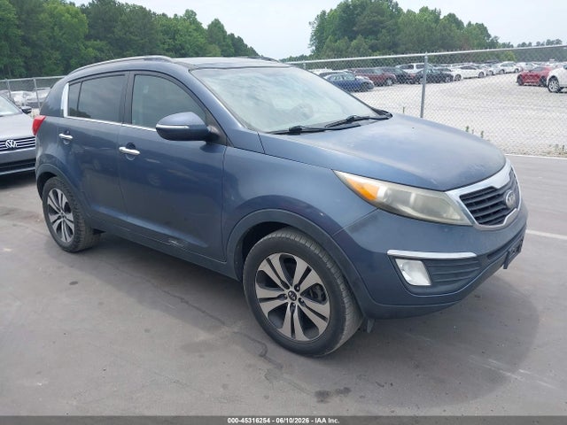 Salvage Kia Sportage Image