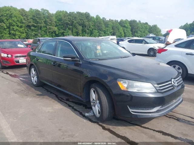 Salvage Volkswagen Passat Image