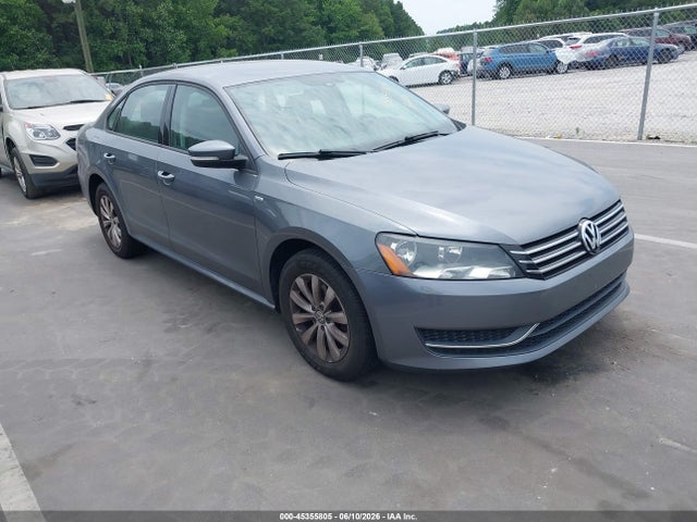 Salvage Volkswagen Passat Image
