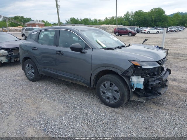 Salvage Nissan Kicks Image