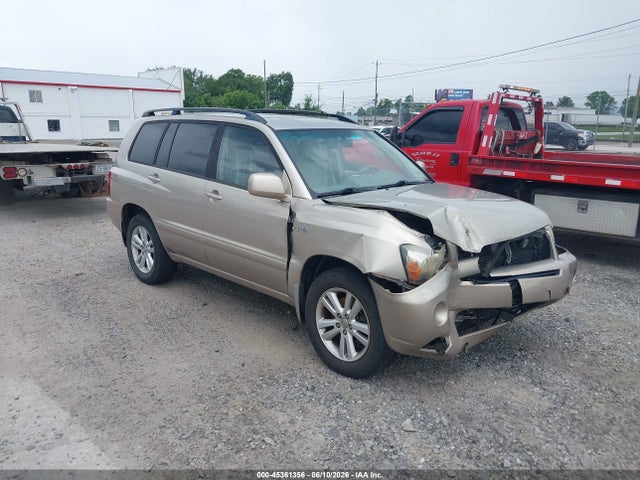 Salvage Toyota Highlander Image