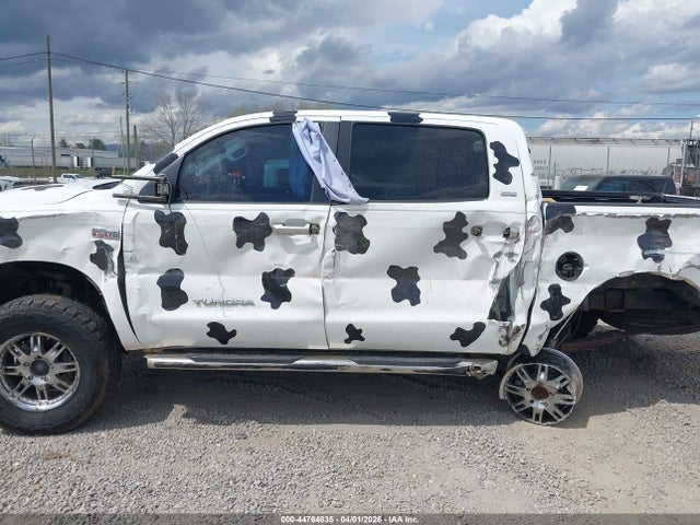 Toyota Tundra Sr5 5.7l V8