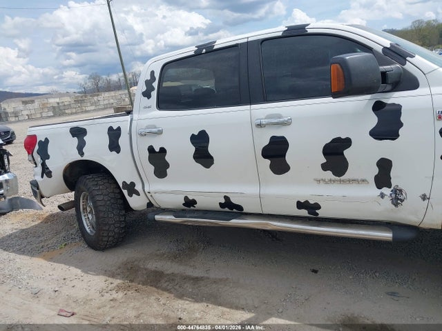 Toyota Tundra Sr5 5.7l V8