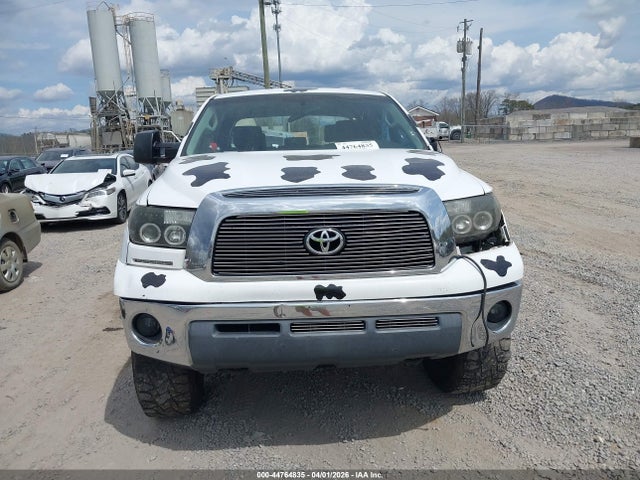 Toyota Tundra Sr5 5.7l V8