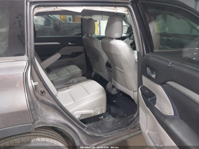 Toyota Highlander Xle V6