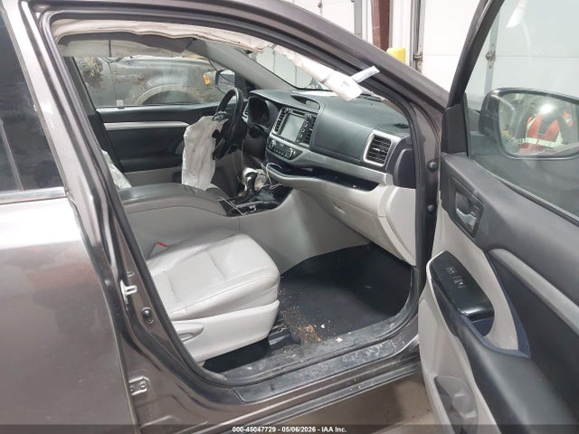 Toyota Highlander Xle V6