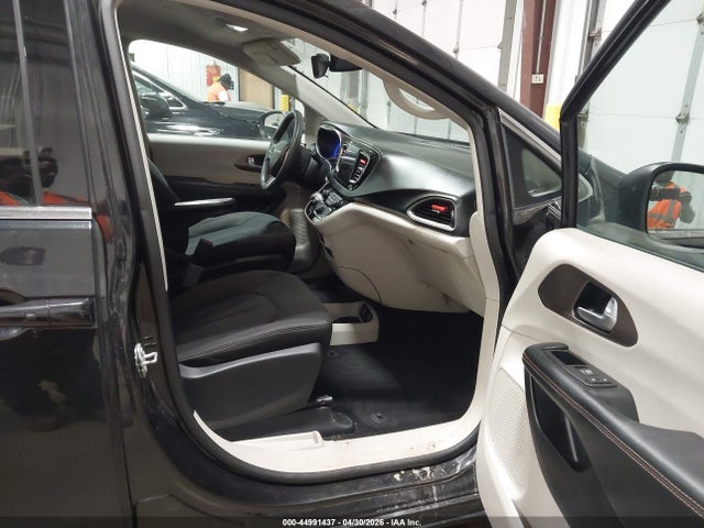 Chrysler Pacifica Touring