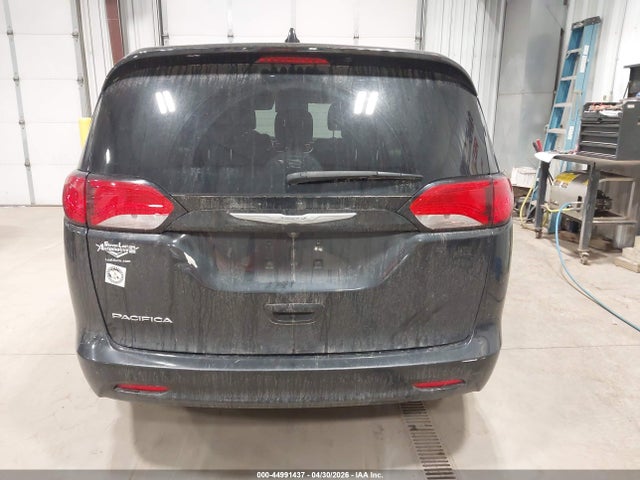 Chrysler Pacifica Touring