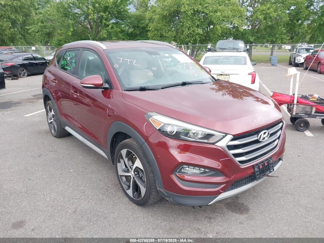 Salvage Hyundai TUCSON Image