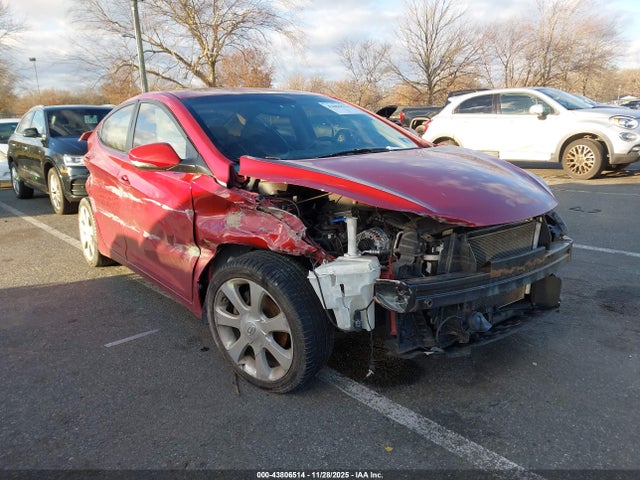 Salvage Hyundai ELANTRA Image