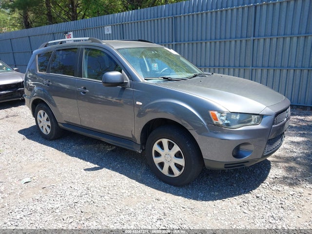 Salvage Mitsubishi Outlander Image