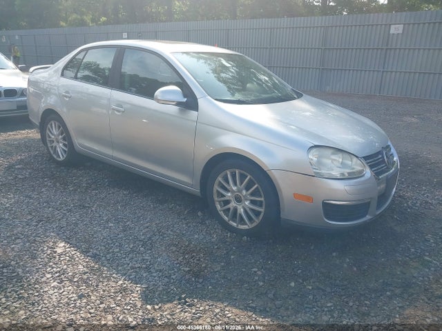 Salvage Volkswagen Jetta Image