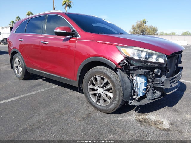 Salvage Kia Sorento Image