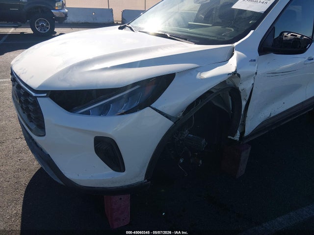Ford Escape St-line