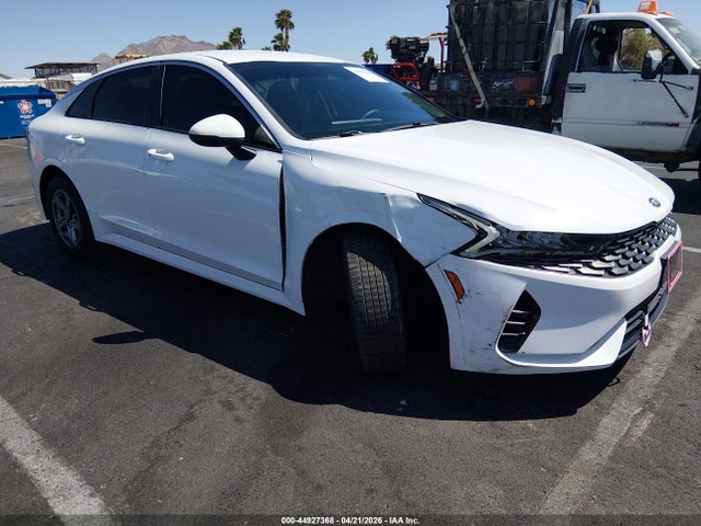 Salvage Kia K5 Image