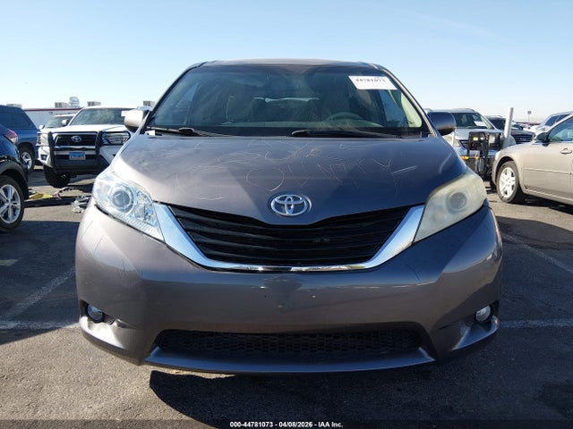 Toyota Sienna Le V6 8 Passenger