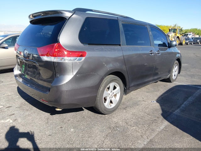 Toyota Sienna Le V6 8 Passenger
