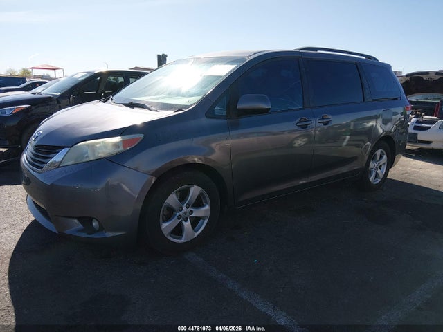 Toyota Sienna Le V6 8 Passenger