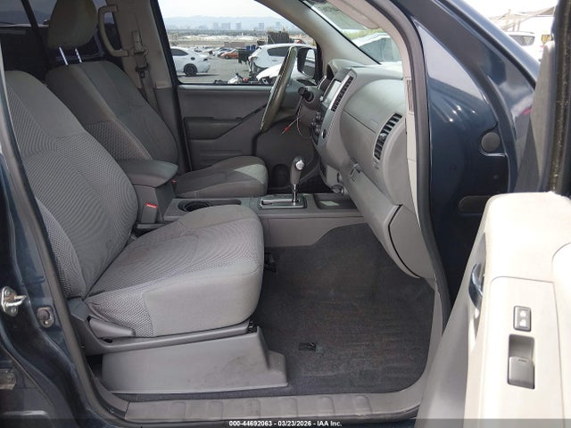 Nissan Frontier Sv