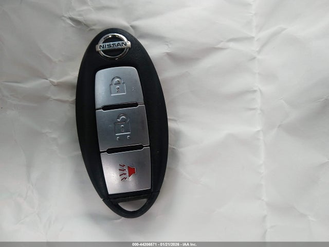 Nissan Pathfinder S
