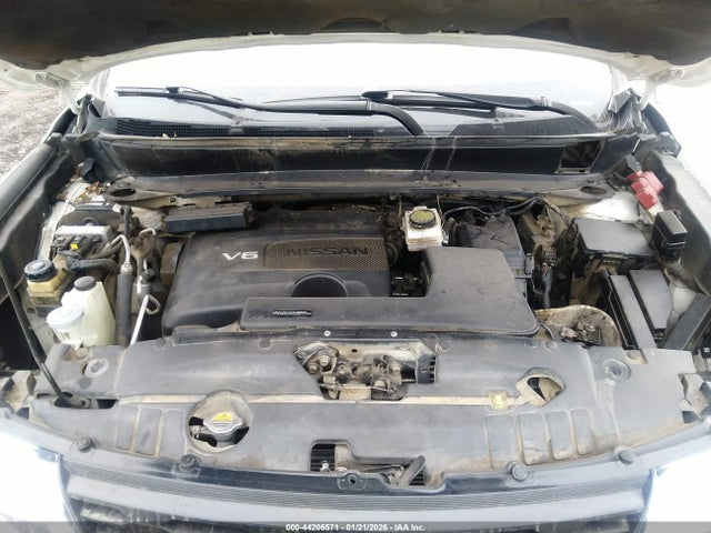 Nissan Pathfinder S
