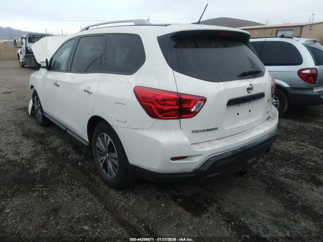 Nissan Pathfinder S