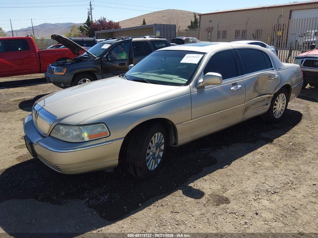 Lincoln Towncar Signature